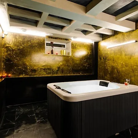 In Centre With Jacuzzi Bath Apartment Kaunas